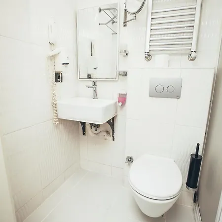 Just Hotell