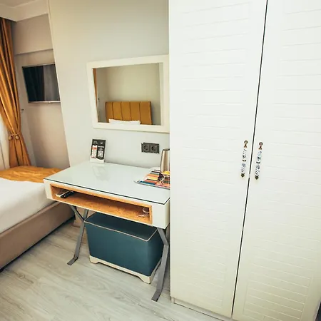 Just Hotel
