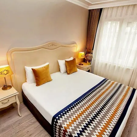 Hotel Just 3*
